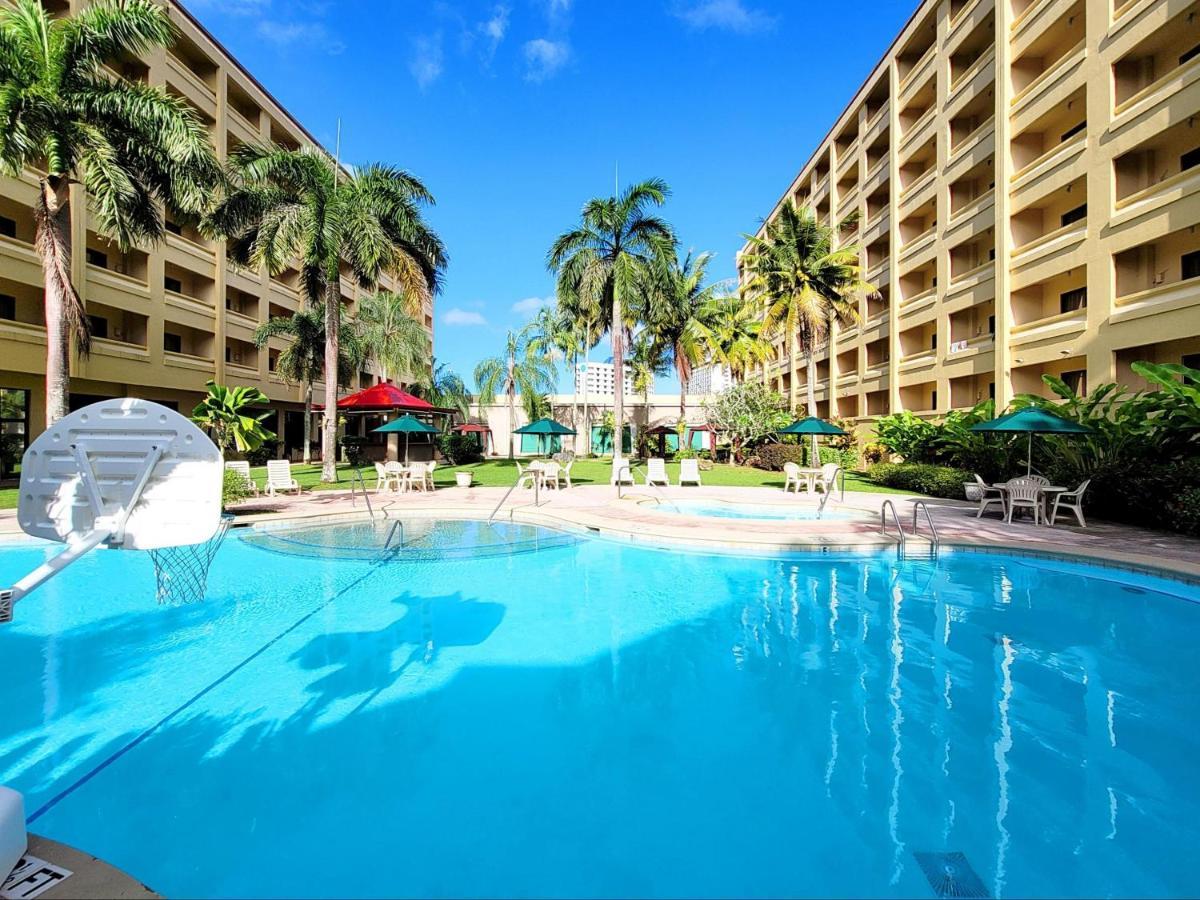 טומון Guam Plaza Resort מראה חיצוני תמונה